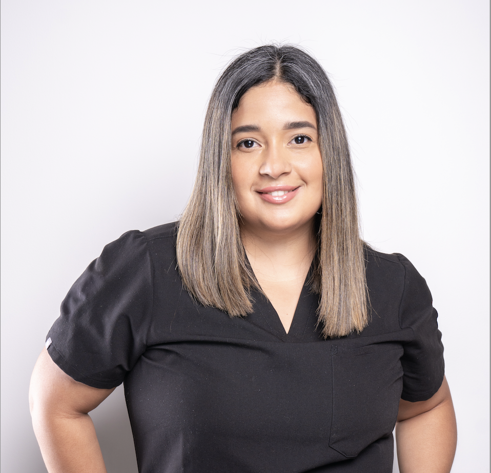 Dra. Saba Morales — Odontóloga - Postgradista en Implantología