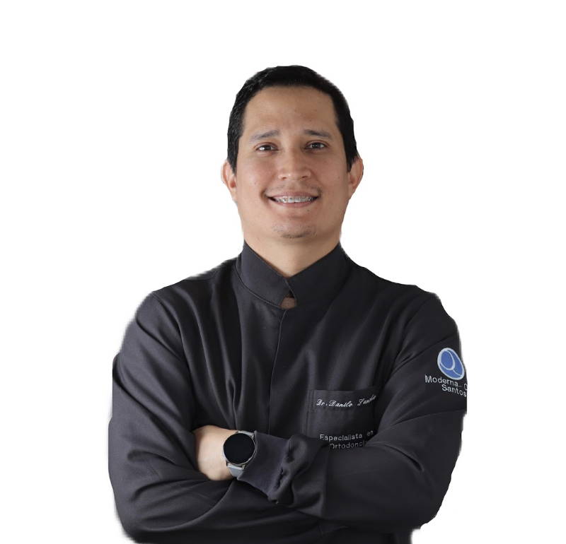 Dr. Danilo Sánchez — Especialista en Ortodoncia, Invisalign y DEX Aligners